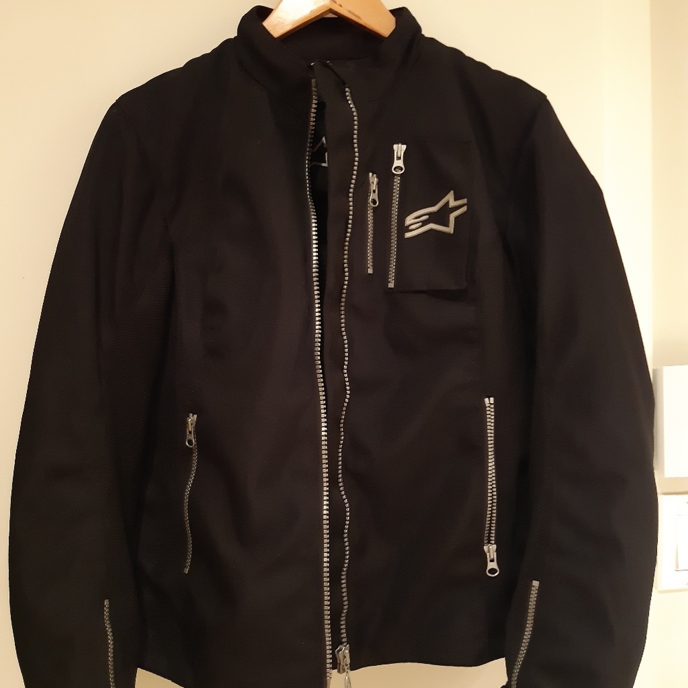 Motorcycle jacket